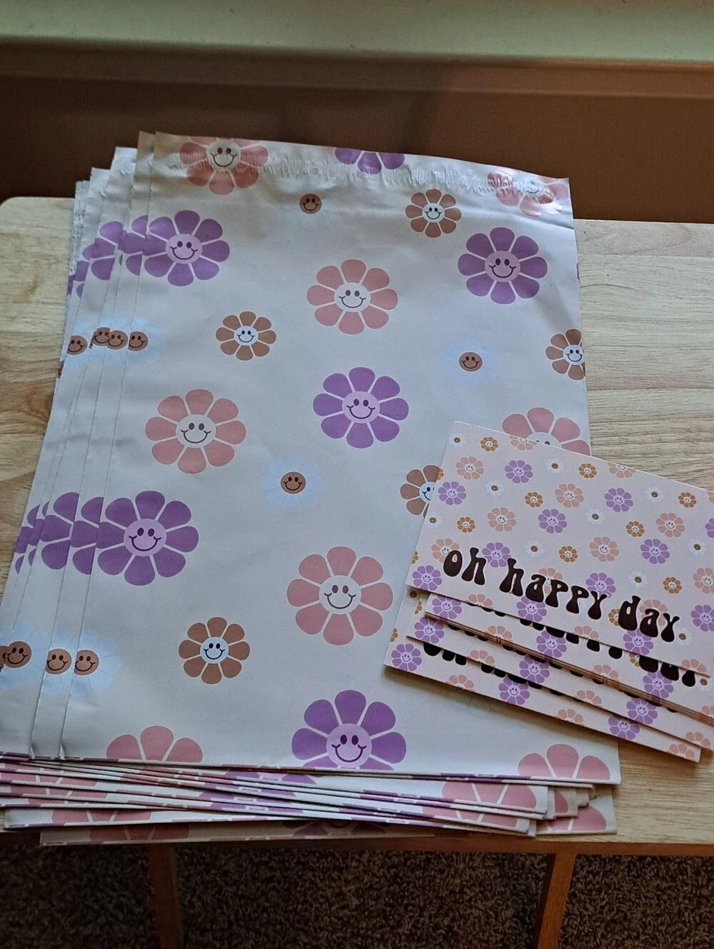 15 ct Groovy Flowers 10x13 with 15 matching cards.